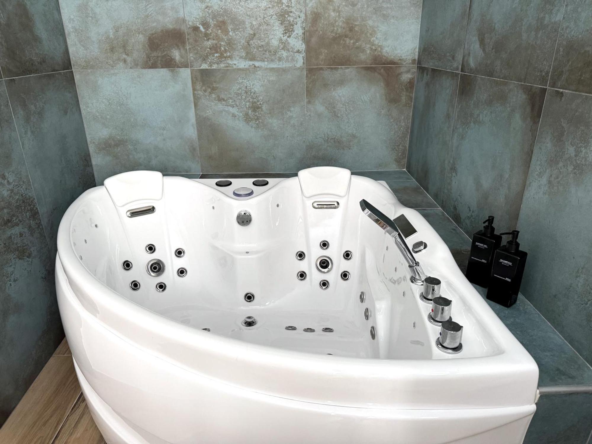 Marais Appartement 2 Chambres 2 Salles De Bain - Spa Jacuzzi ! Paris Exterior photo